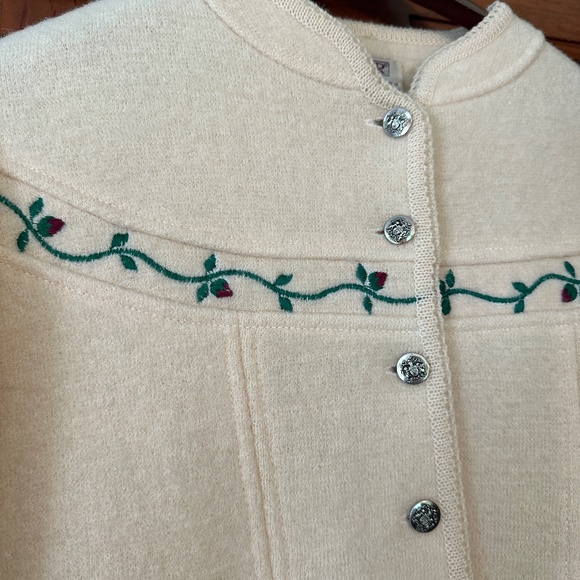Vintage SKYR 100% Wool Embroidered Cardigan Sweater size 12 - Picture 5 of 9